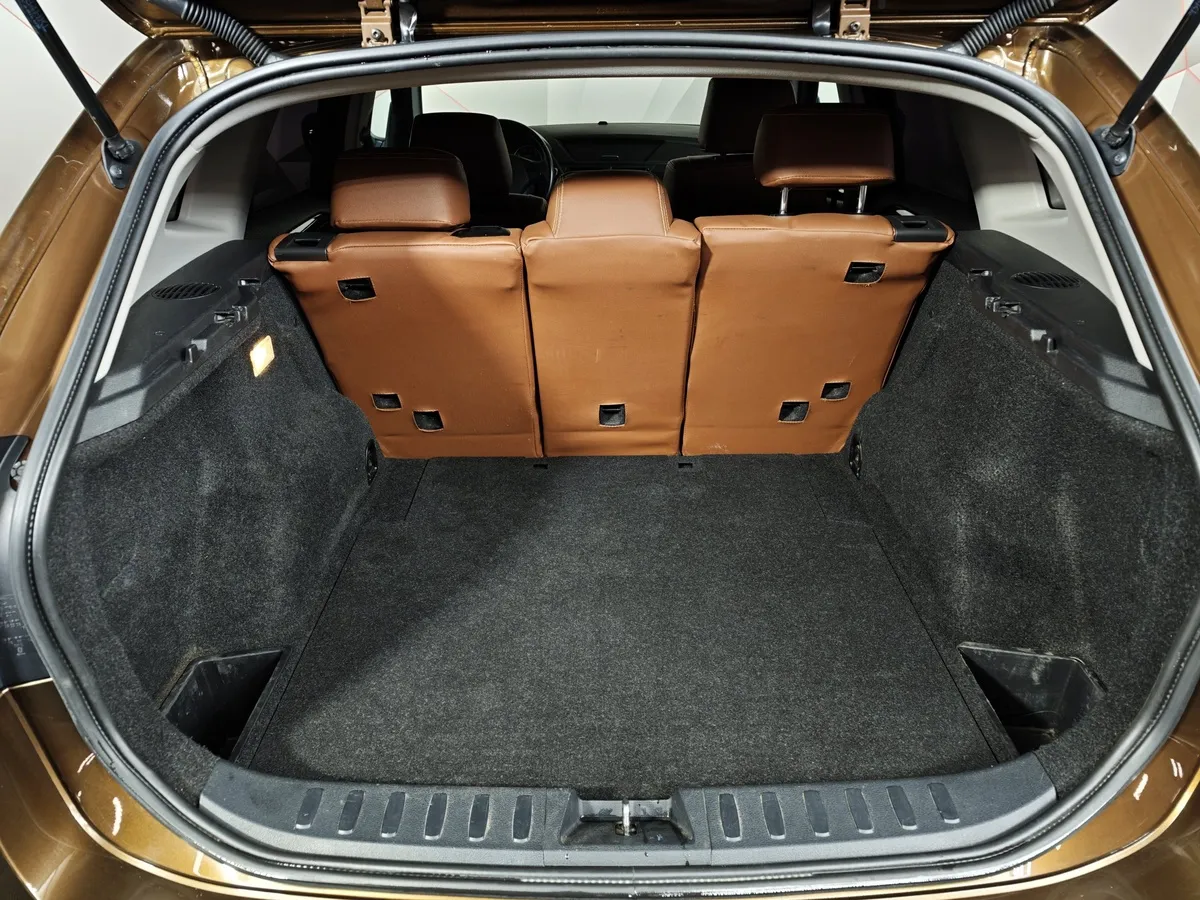 BMW X1 sDrive18i AT (150 л.с.) Base Локальная сборка Коричневый в АВИЛОН. Слайд №9