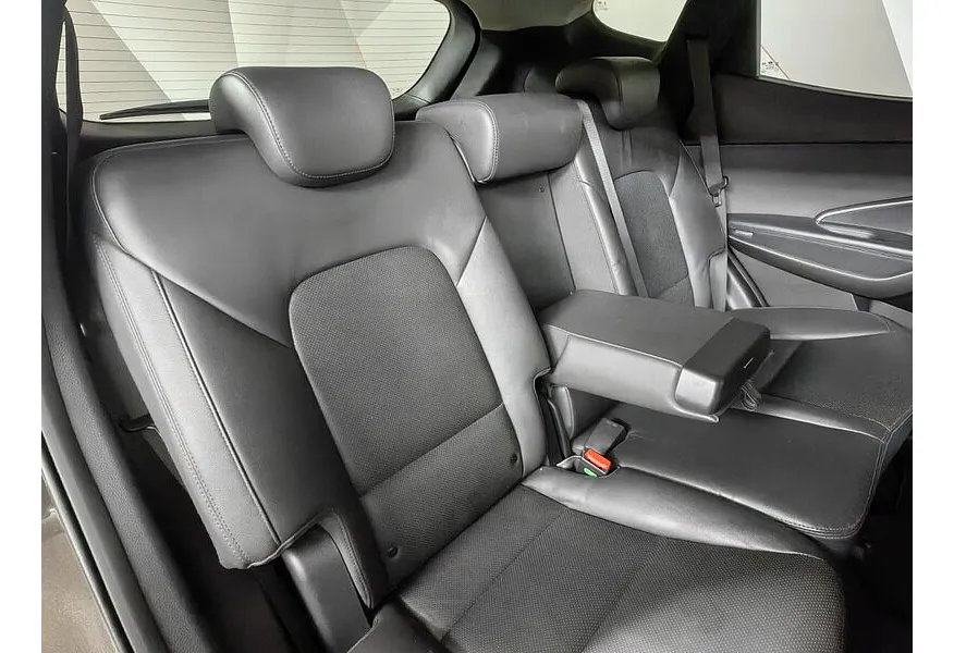 Hyundai Santa Fe 2.2 CRDI AT AWD (200 л.с.) Comfort Коричневый в АВИЛОН. Слайд №17