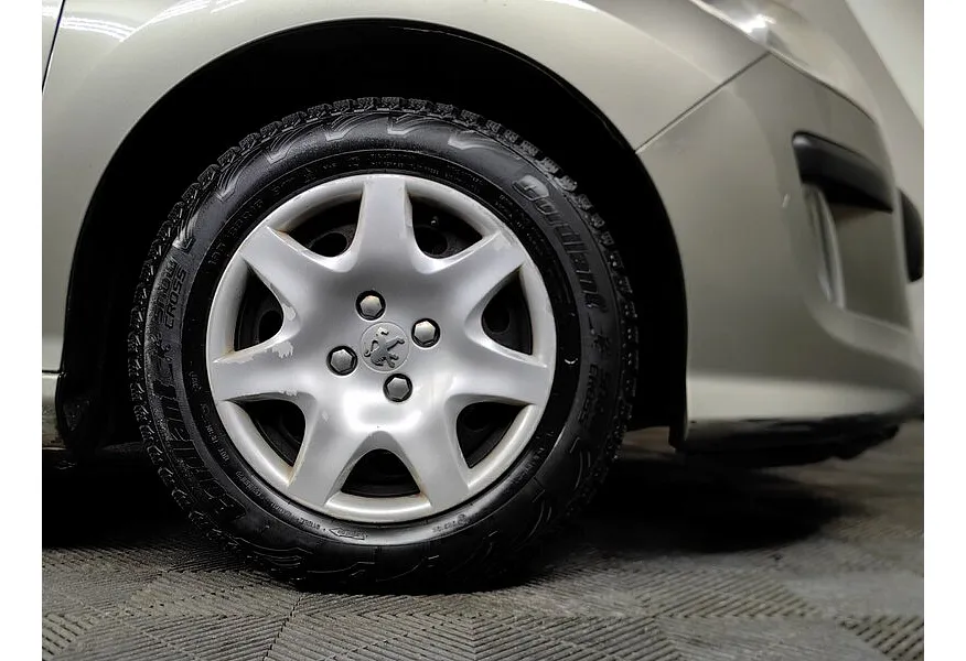 Peugeot 308 1.6 AT (120 л.с.) Бежевый в АВИЛОН. Слайд №9