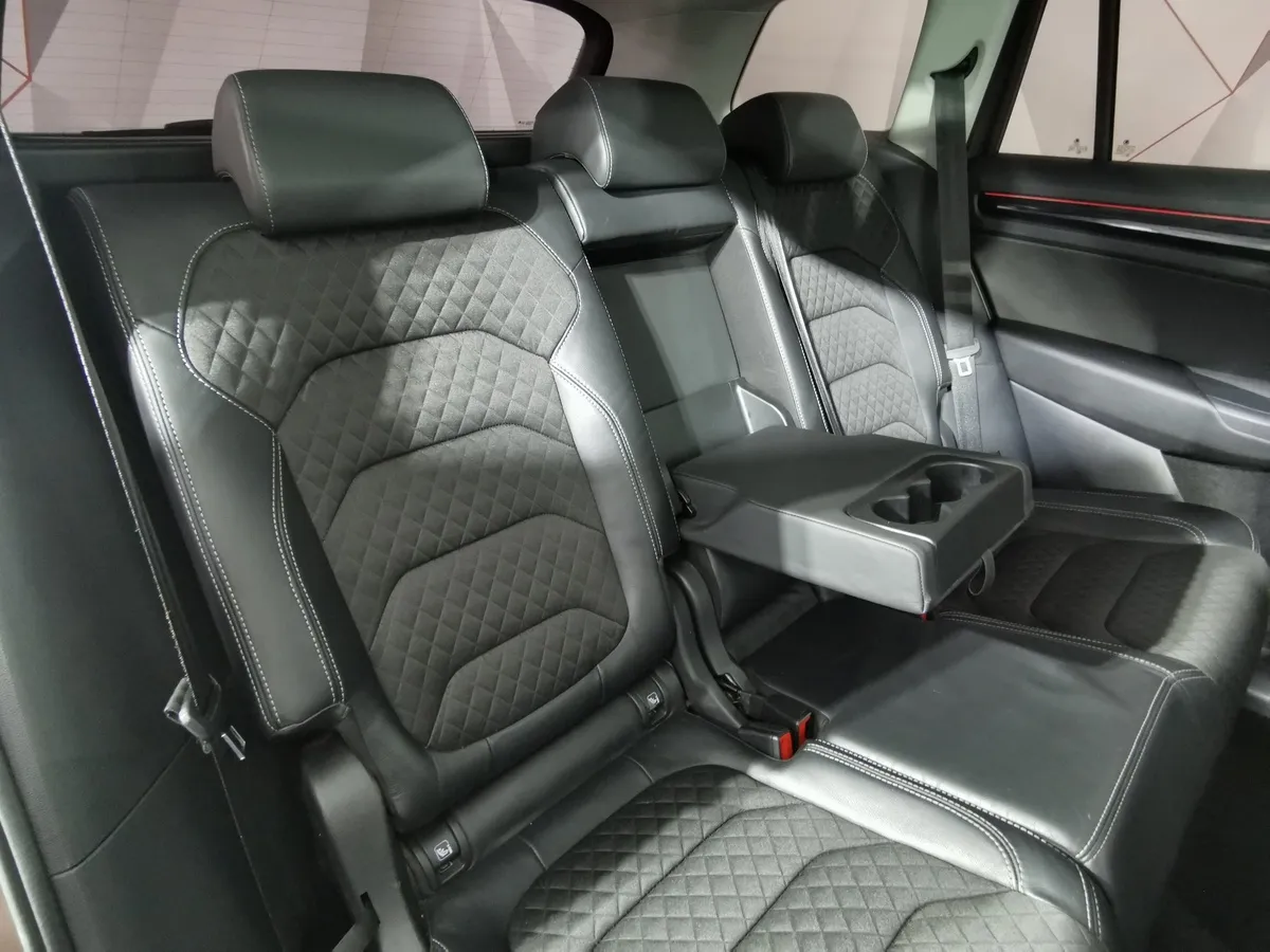 Skoda Kodiaq 2.0 TSI DSG 4X4 (180 л.с.) Коричневый в АВИЛОН. Слайд №16