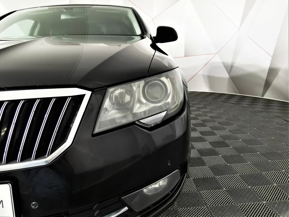 Skoda Superb 2.0 TDI DSG (140 л.с.) Черный в АВИЛОН. Слайд №9