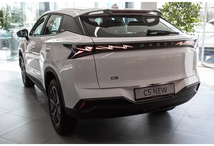 Omoda C5 1.5T DCT FWD (147 л.с.) Драйв Белый в АВИЛОН. Слайд №5