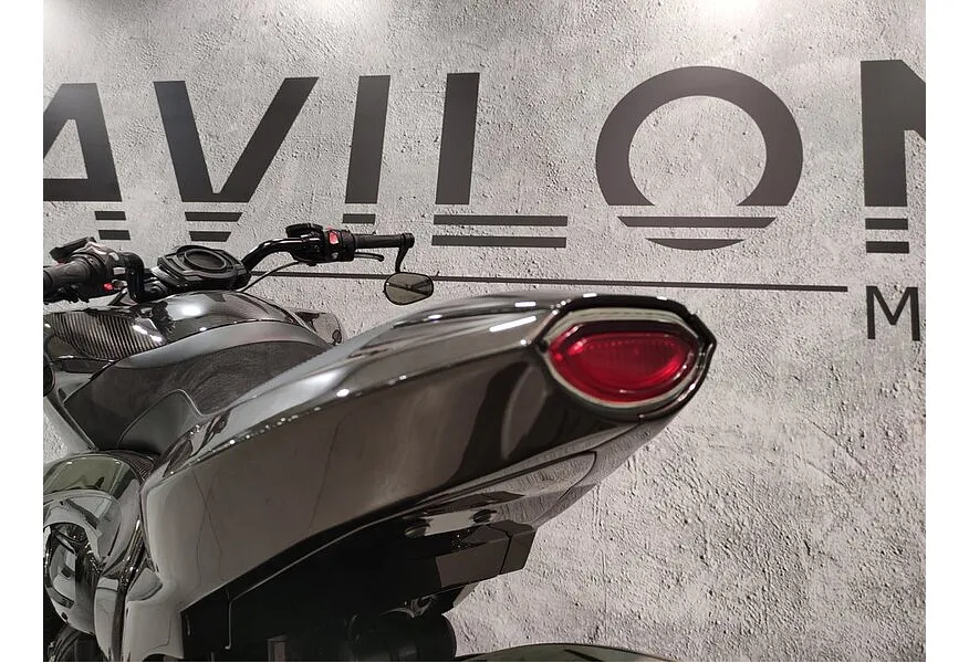 Triumph Rocket III GT (167) 2458 Черный в АВИЛОН. Слайд №9