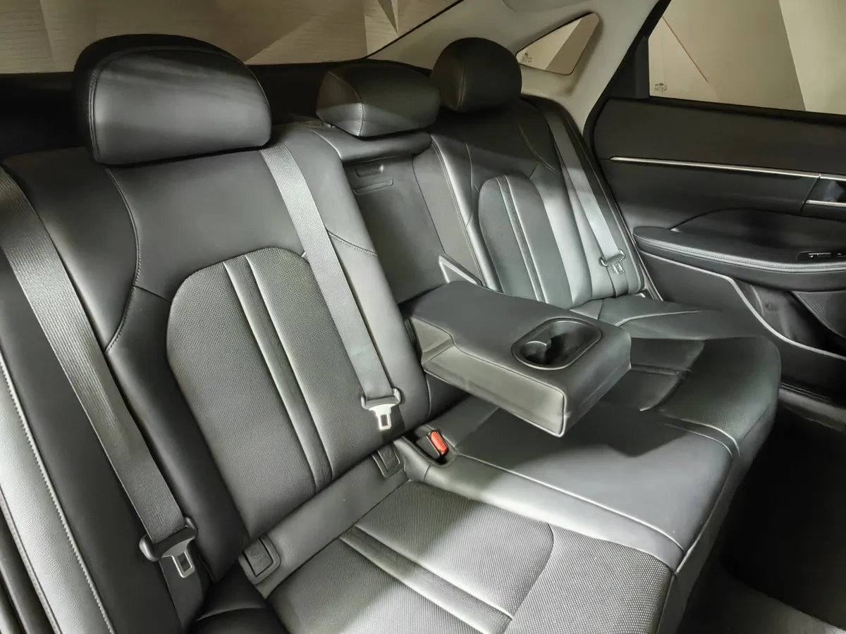 Hyundai Sonata 2.5 MPI (180 л.с.) Online Черный в АВИЛОН. Слайд №17
