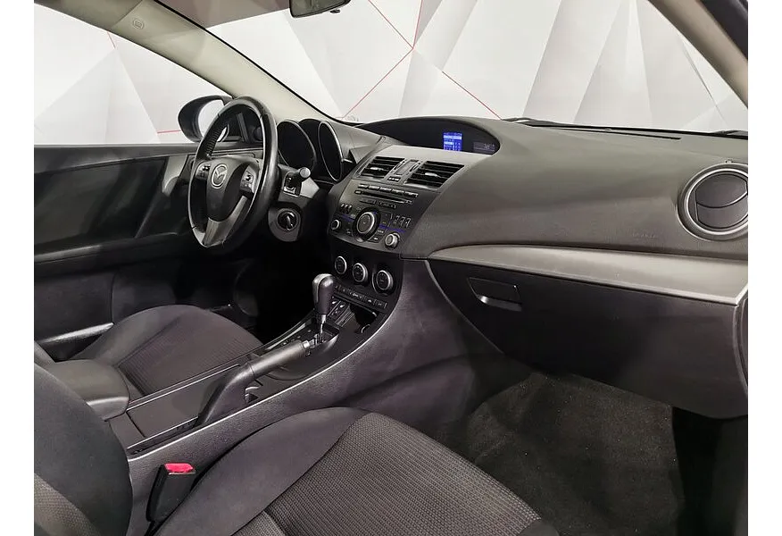 Mazda 3 1.6 AT (105 л.с.) Черный в АВИЛОН. Слайд №13