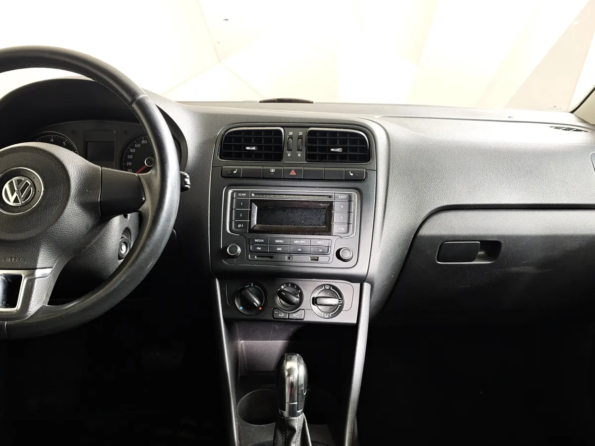 Volkswagen Polo 1.6 Tiptronic (105 л.с.) Comfortline Серебристый в АВИЛОН. Слайд №14