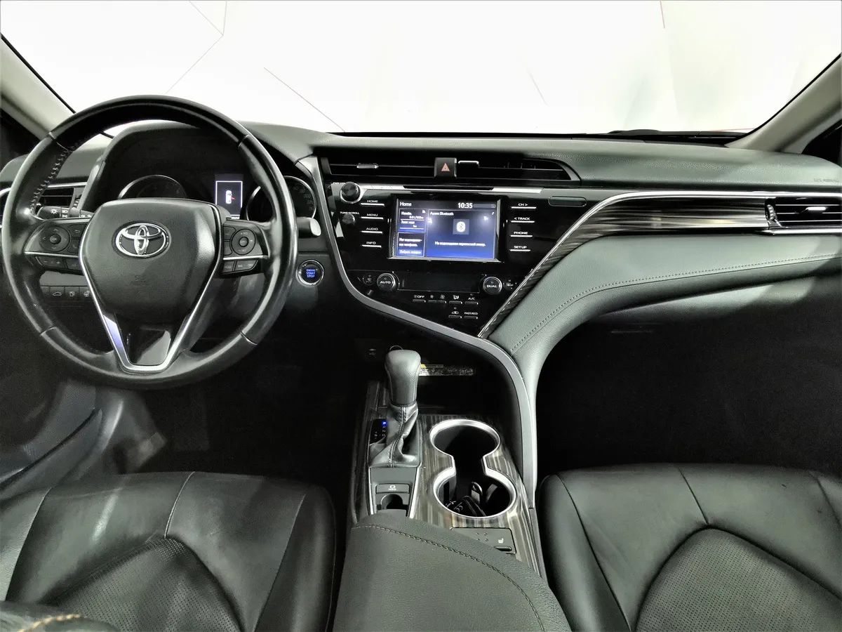 Toyota Camry 2.5 AT (181 л.с.) Черный в АВИЛОН. Слайд №13