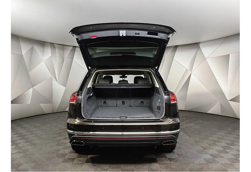 АВИЛОН - Volkswagen Touareg 3.0 V6 TDI Tiptronic 4Motion (249 л.с.) Business Elegance Коричневый - slide 19