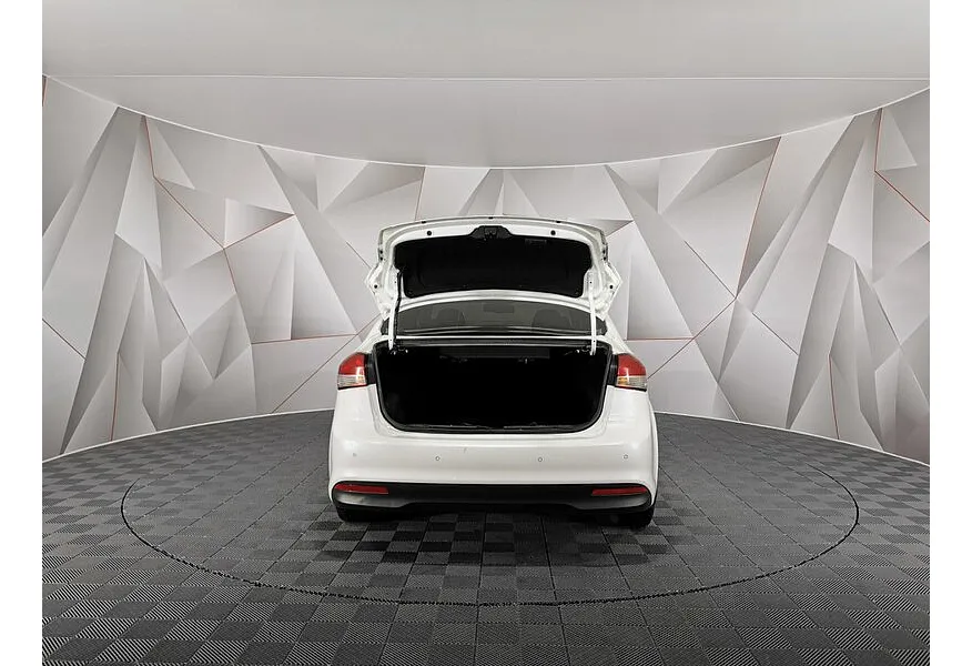 Kia Cerato 1.6 AT (130 л.с.) Comfort Белый в АВИЛОН. Слайд №11