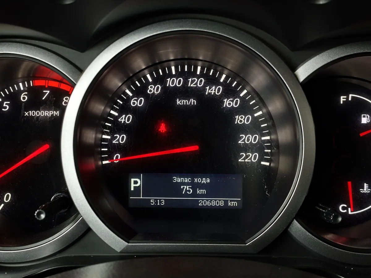 Suzuki Grand Vitara 2.4 AT AWD (169 л.с.) Серебристый в АВИЛОН. Слайд №17