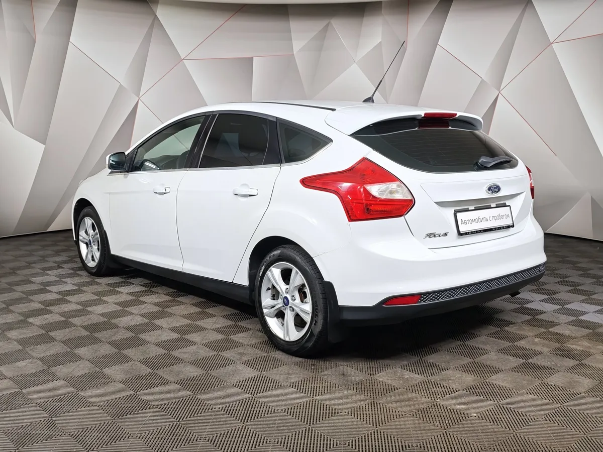 Ford Focus 1.6 Ti-VCT PowerShift (105 л.с.) Trend Белый в АВИЛОН. Слайд №4