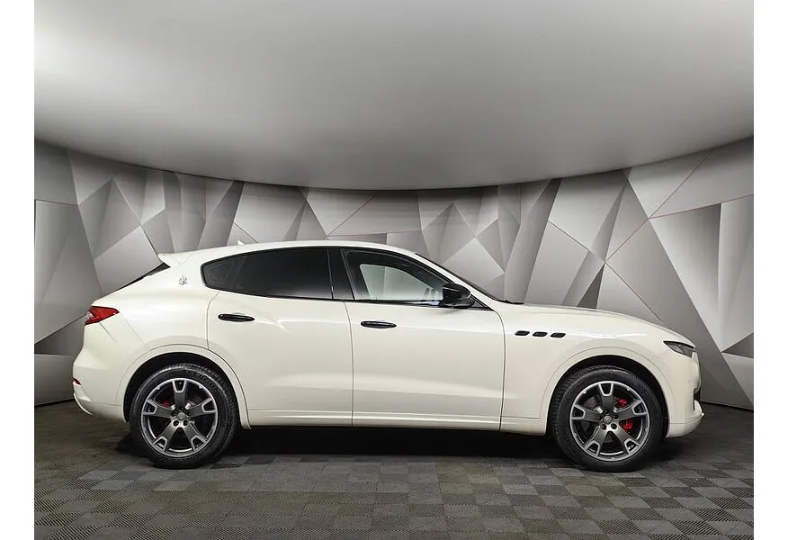 Maserati Levante 3.0 V6 AT (350 л.с.) Белый в АВИЛОН. Слайд №6