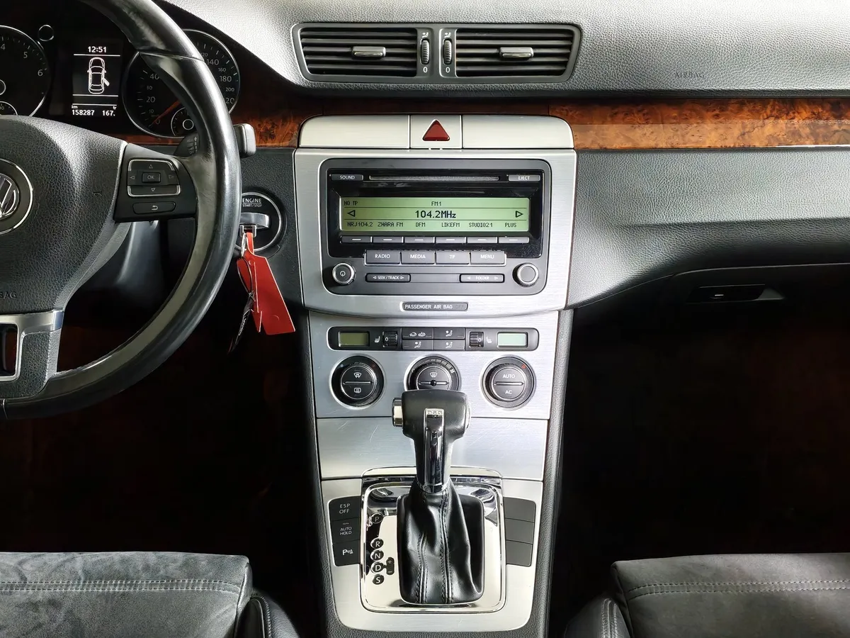 Volkswagen Passat 1.8 TSI AT (160 л.с.) Коричневый в АВИЛОН. Слайд №14