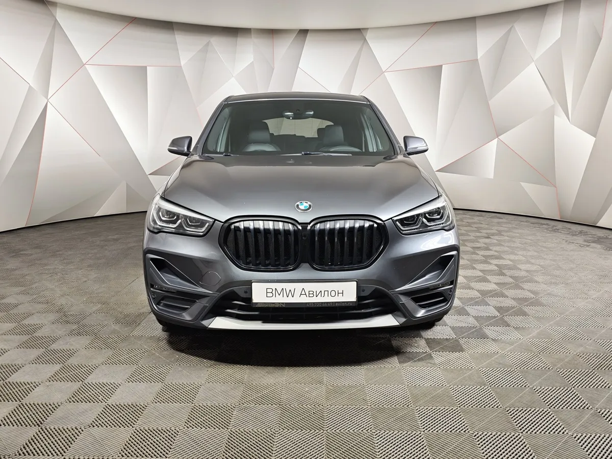 BMW X1 18i sDrive (140 л.с.) Advantage Серый в АВИЛОН. Слайд №3