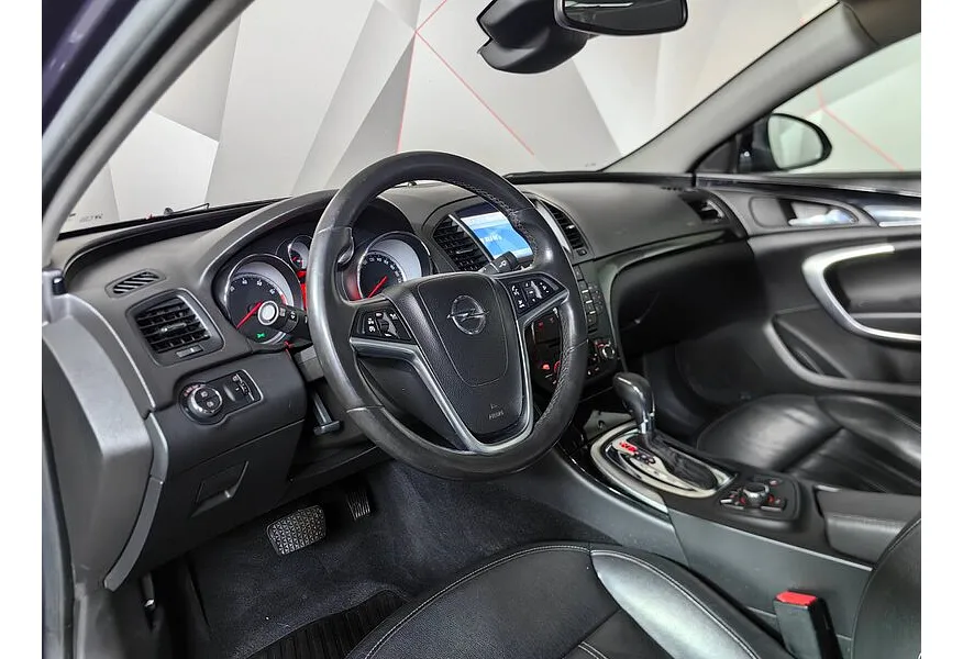 Opel Insignia 2.0 Turbo AT (220 л.с.) Фиолетовый в АВИЛОН. Слайд №19