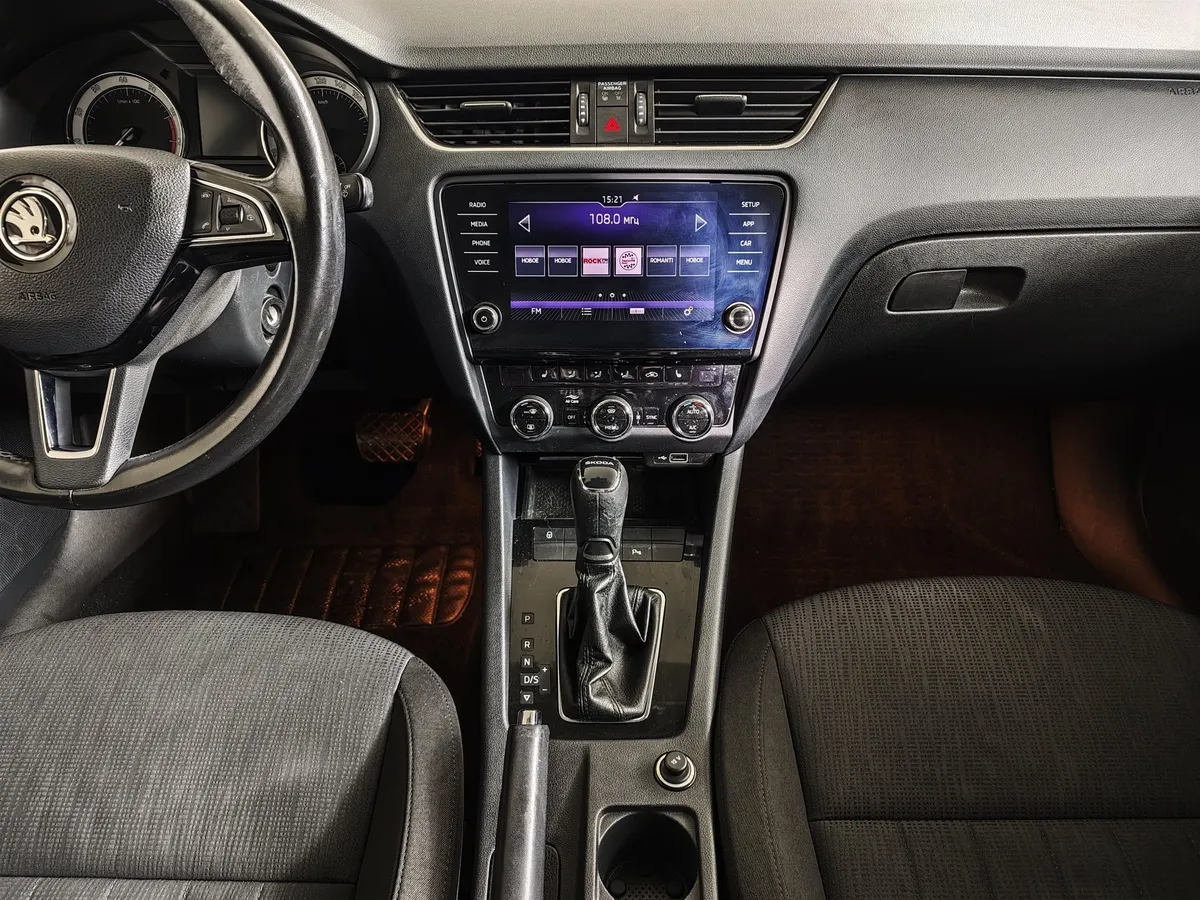 Skoda Octavia 1.6 AT (110 л.с.) Черный в АВИЛОН. Слайд №15