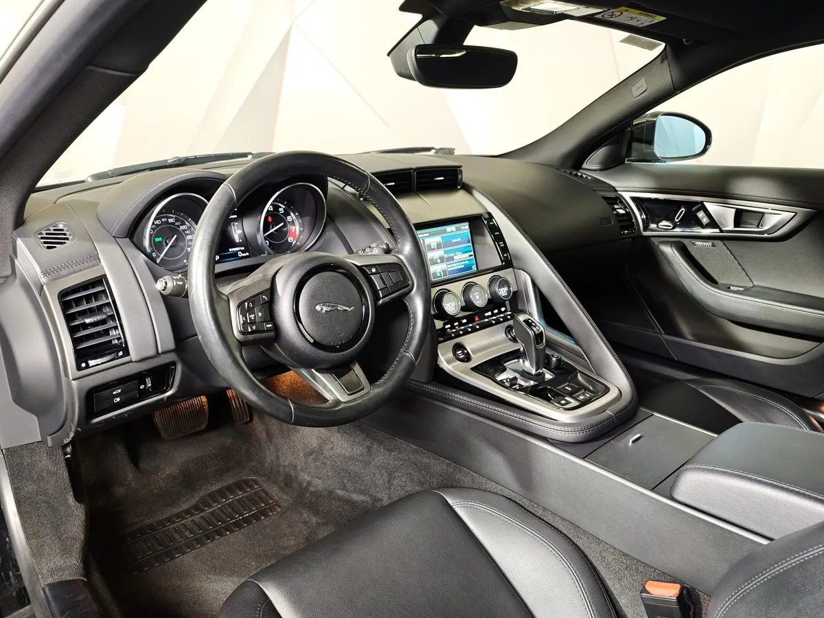 Jaguar F-Type 3.0 V6 AT (340 л.с.) Черный в АВИЛОН. Слайд №17