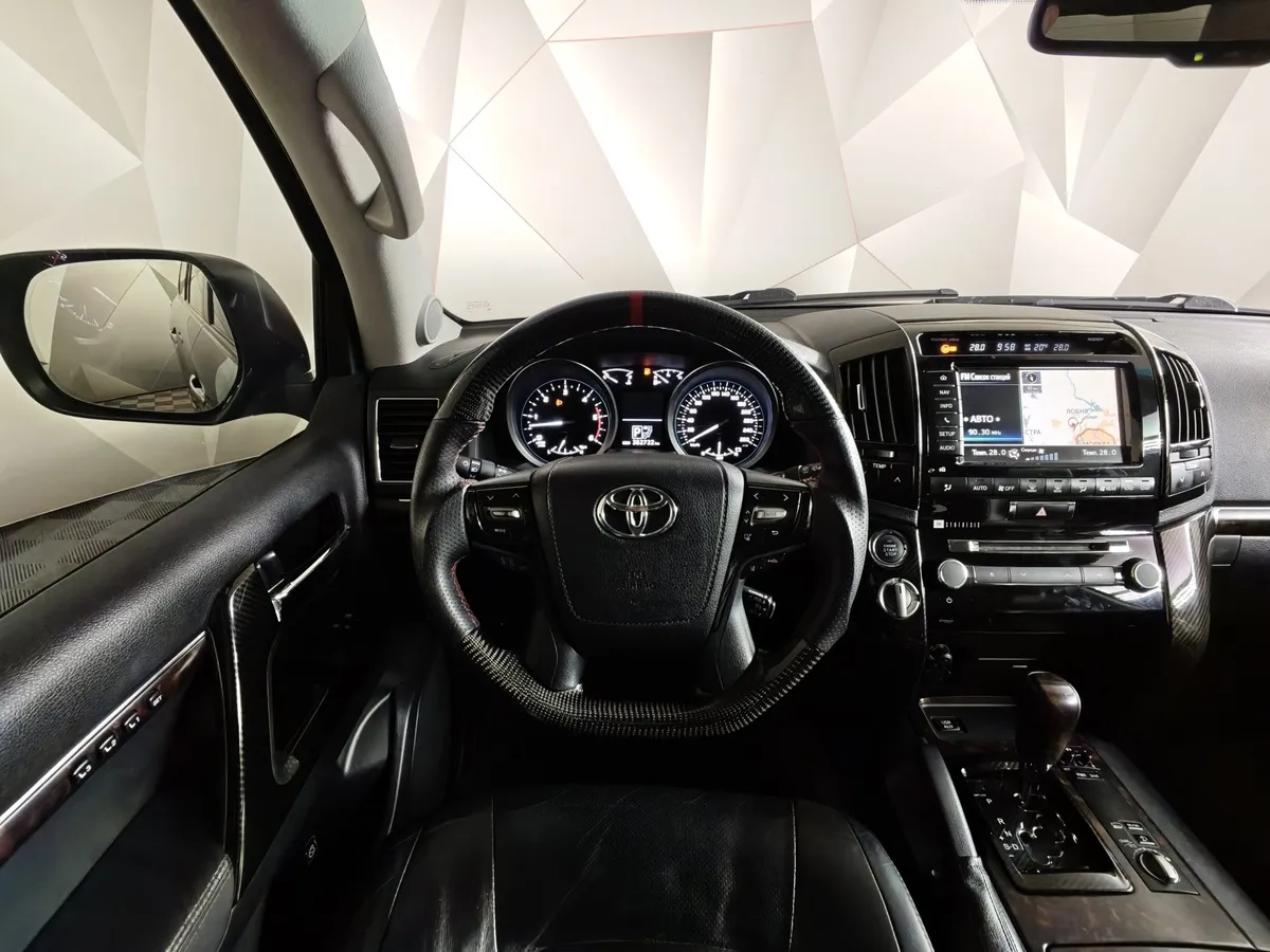Toyota Land Cruiser 4.5 Twin-Turbo D AT 4WD (5 мест) (235 л.с.) Престиж Черный в АВИЛОН. Слайд №20