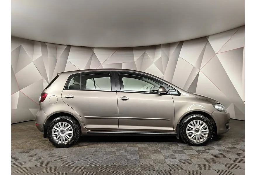 Volkswagen Golf 1.6 DSG (102 л.с.) Trendline Коричневый в АВИЛОН. Слайд №6