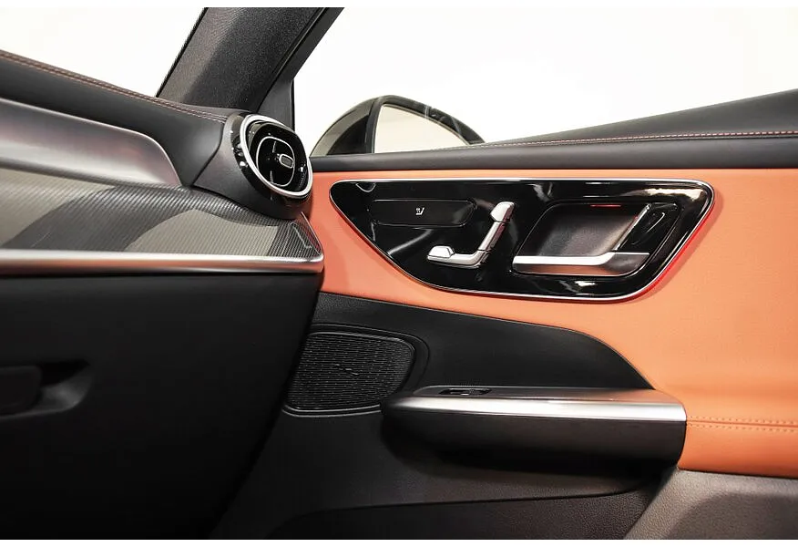 Mercedes-Benz GLC Купе 260 9G-TRONIC 4MATIC (204 л.с.) Белый в АВИЛОН. Слайд №16