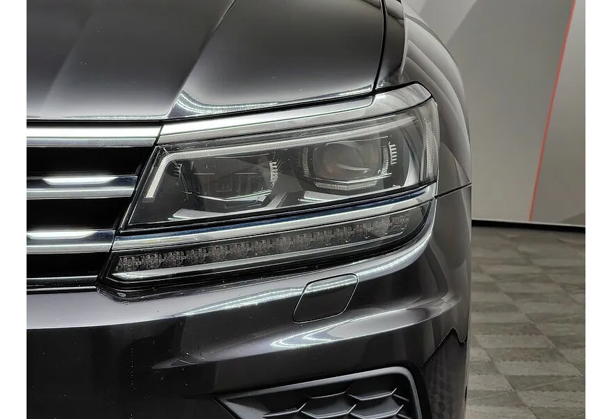 Volkswagen Tiguan 2.0 TDI 4Motion DSG (150 л.с.) OFFROAD Черный в АВИЛОН. Слайд №10