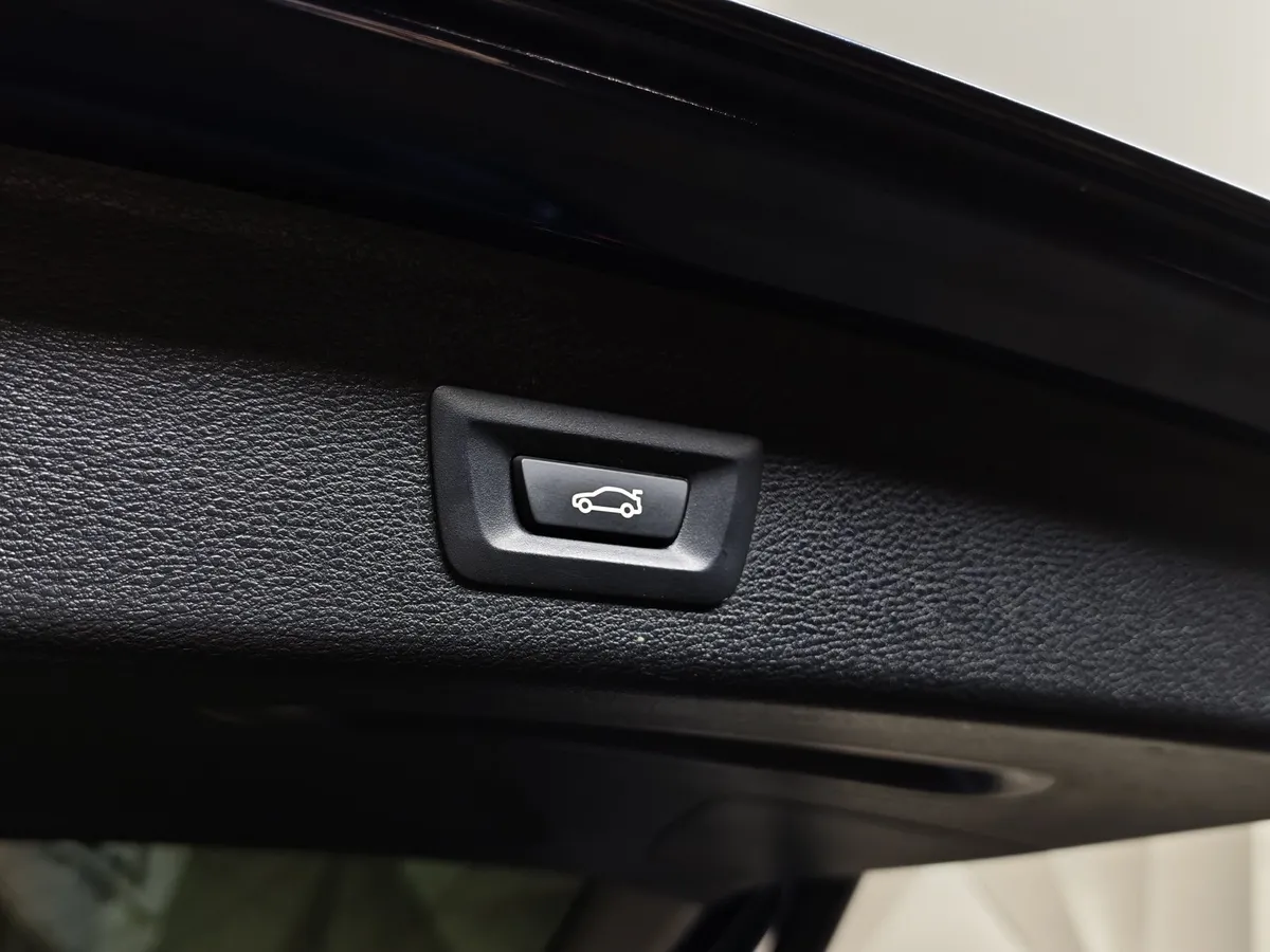 BMW X3 xDrive28i AT (245 л.с.) Синий в АВИЛОН. Слайд №16