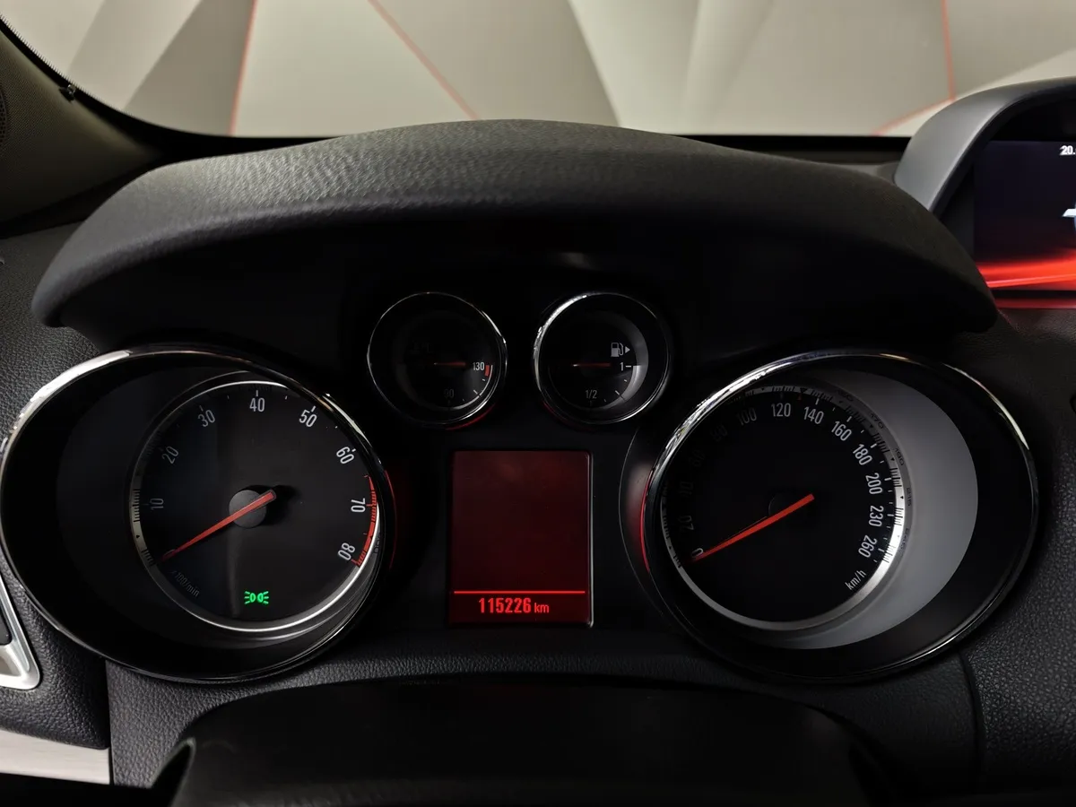 Opel Mokka 1.8 AT AWD (140 л.с.) Cosmo Серебристый в АВИЛОН. Слайд №17