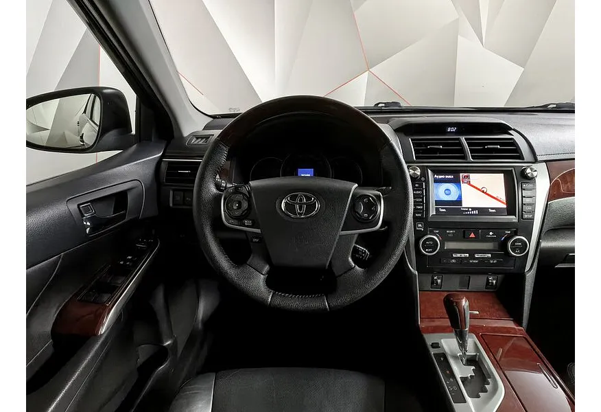 Toyota Camry 2.5 AT (181 л.с.) Стандарт Черный в АВИЛОН. Слайд №20