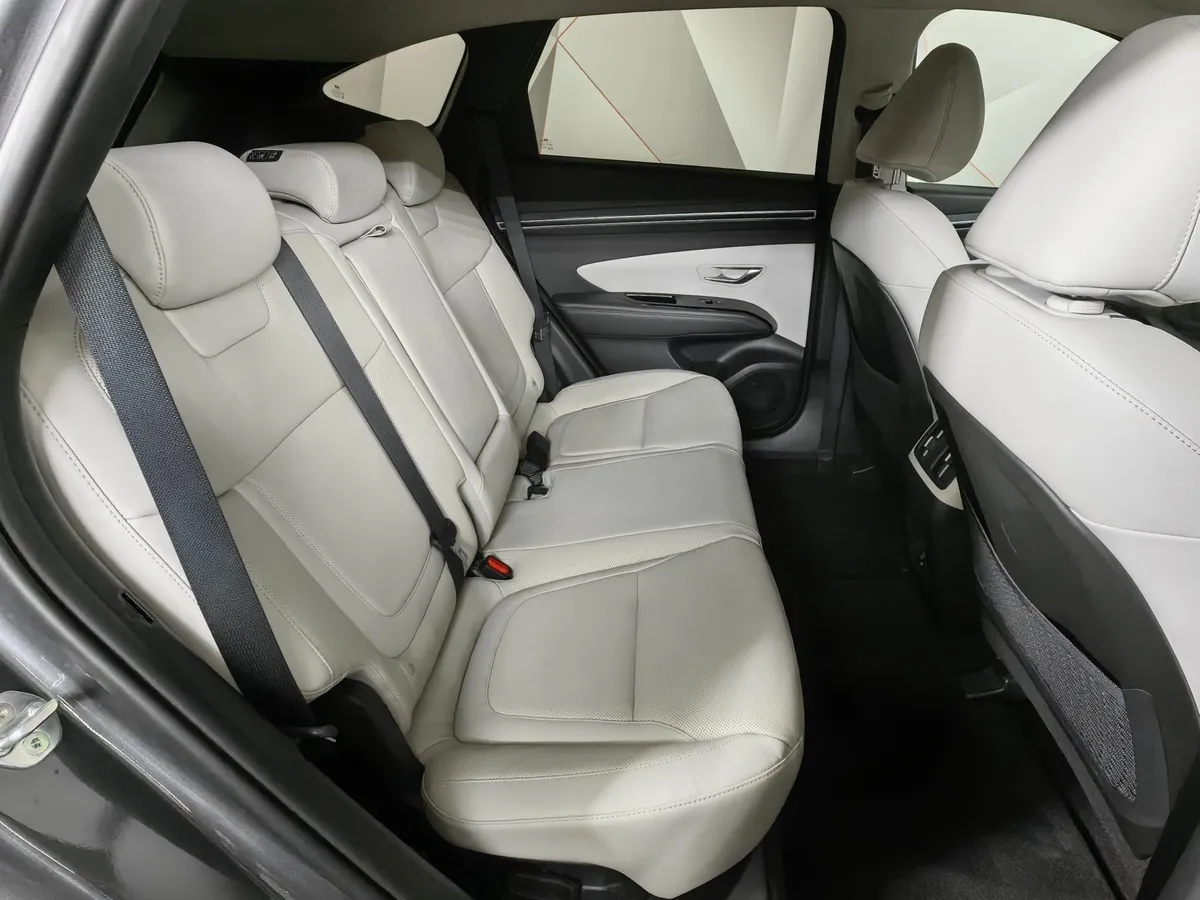 Hyundai Tucson D2.0 Smartstream 8AT 4WD (186 л.с.) Lifestyle Plus Серый в АВИЛОН. Слайд №16