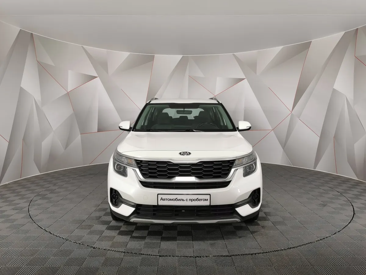 Kia Seltos 2.0 MPI 2WD IVT (149 л.с.) Luxe Белый в АВИЛОН. Слайд №7