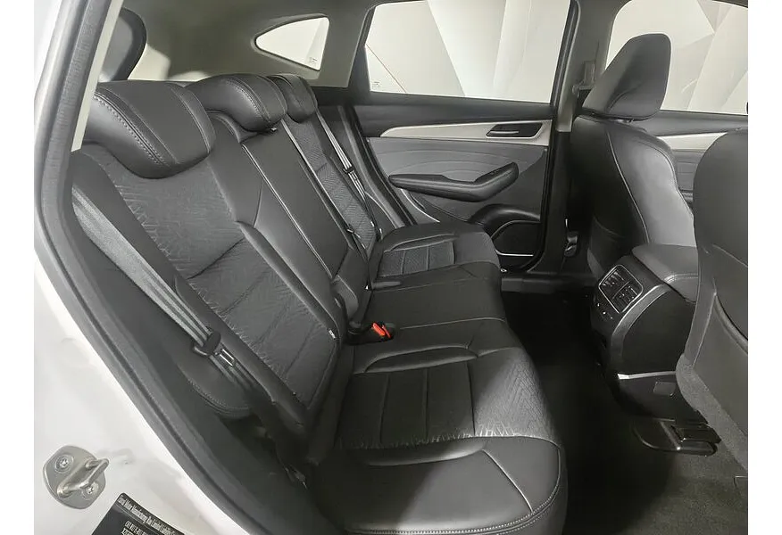 АВИЛОН - Haval F7 2.0T AWD 7DCT (190 л.с.) Elite Белый - slide 9
