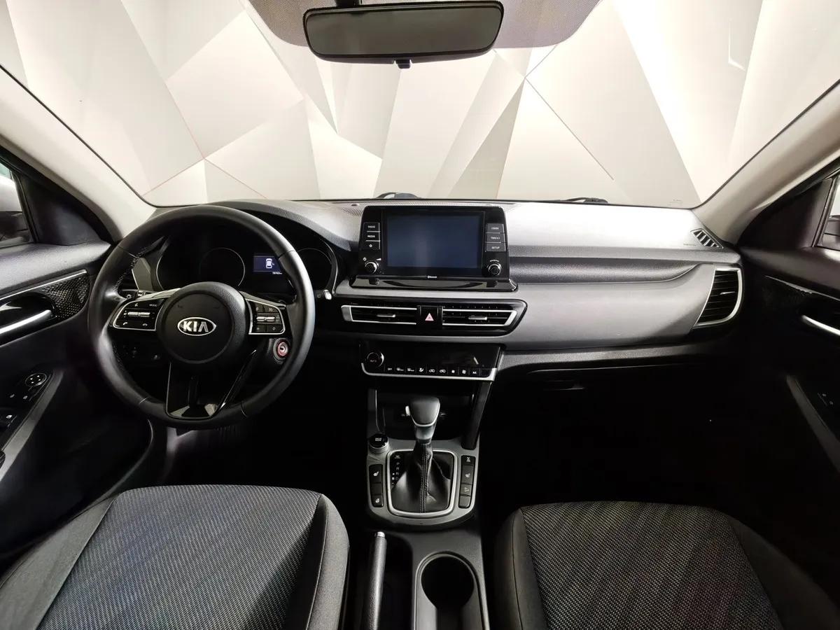 Kia Seltos 1.6 MPI AT 4WD (121 л.с.) Luxe Серый в АВИЛОН. Слайд №14