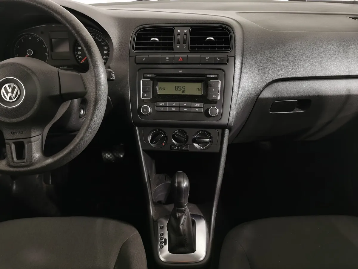 Volkswagen Polo 1.6 Tiptronic (105 л.с.) Comfortline Серебристый в АВИЛОН. Слайд №14