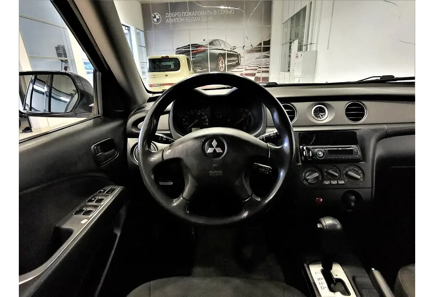 Mitsubishi Outlander 2.4 AT 4WD (160 л.с.) Белый в АВИЛОН. Слайд №19