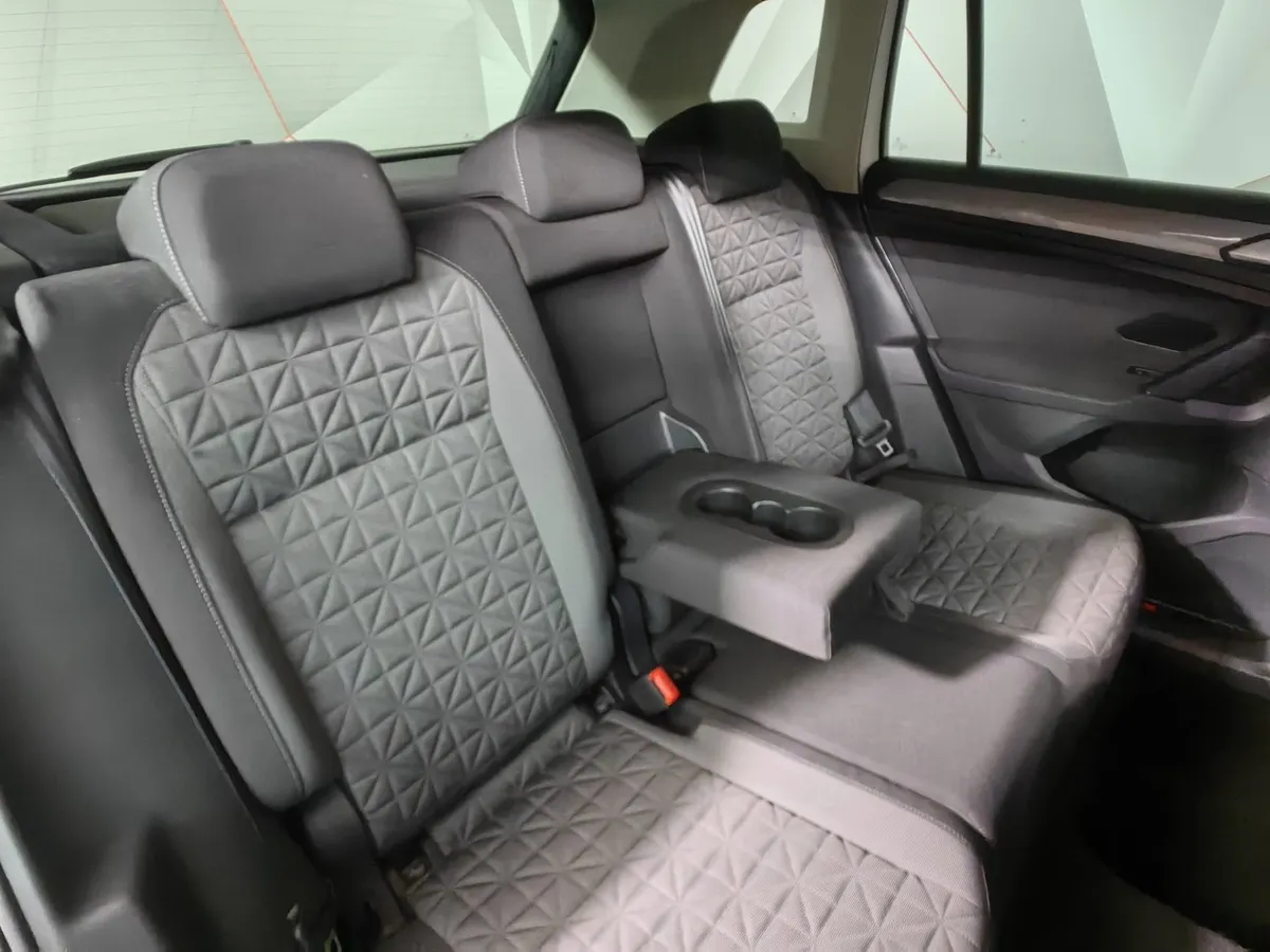 Volkswagen Tiguan 2.0 TSI 4Motion AT (180 л.с.) Status Белый в АВИЛОН. Слайд №16