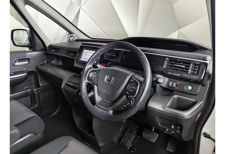 Honda Stepwgn 1.5 CVT 4WD (150 л.с.) Белый в АВИЛОН. Слайд №12