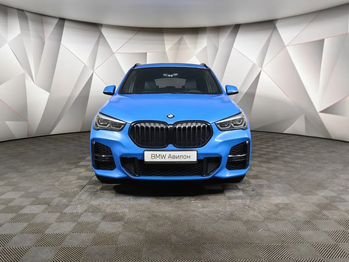 BMW X1 20i xDrive (192 л.с.) M Sport Синий в АВИЛОН. Слайд №3