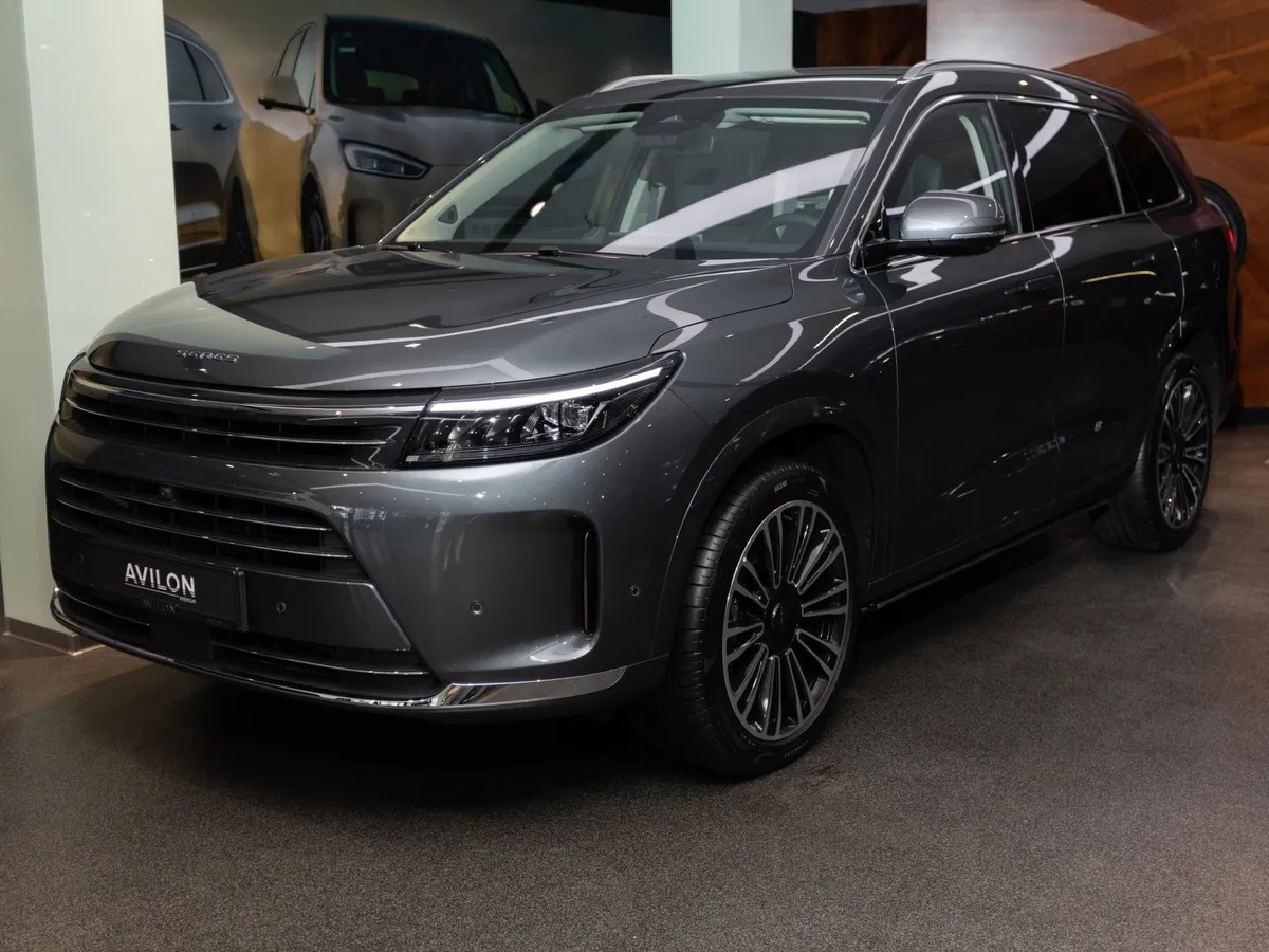 АВИЛОН - Seres M7 1.5 AT AWD (439 л.с.) Max Серый - slide 9964061