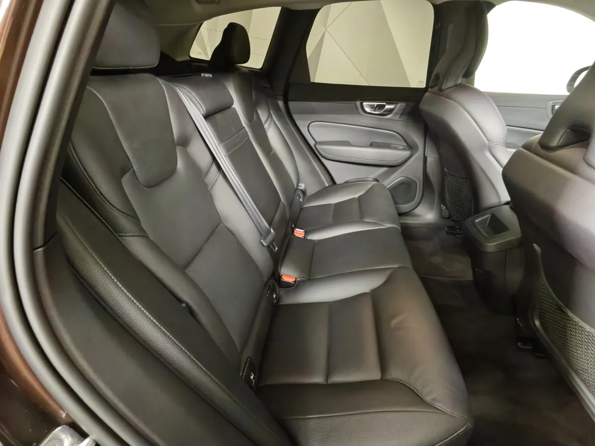 Volvo XC60 2.0 T5 AT AWD (249 л.с.) Inscription Коричневый в АВИЛОН. Слайд №16