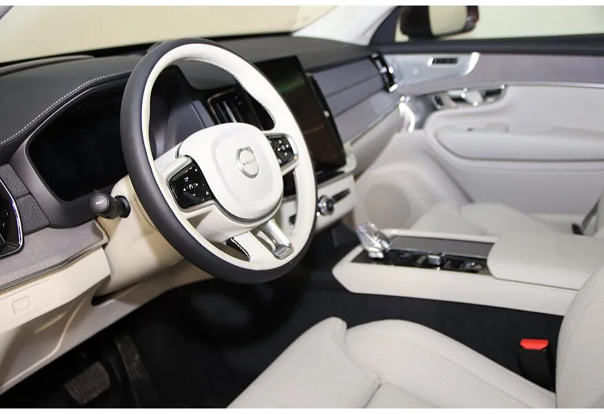 Volvo XC90 2.0 B5 mild hybrid AT AWD (7 мест) (250 л.с.) Ultra Bright Красный в АВИЛОН. Слайд №6