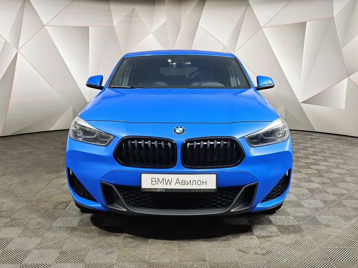 BMW X2 20i xDrive AT (192 л.с.) M Sport Синий в АВИЛОН. Слайд №3