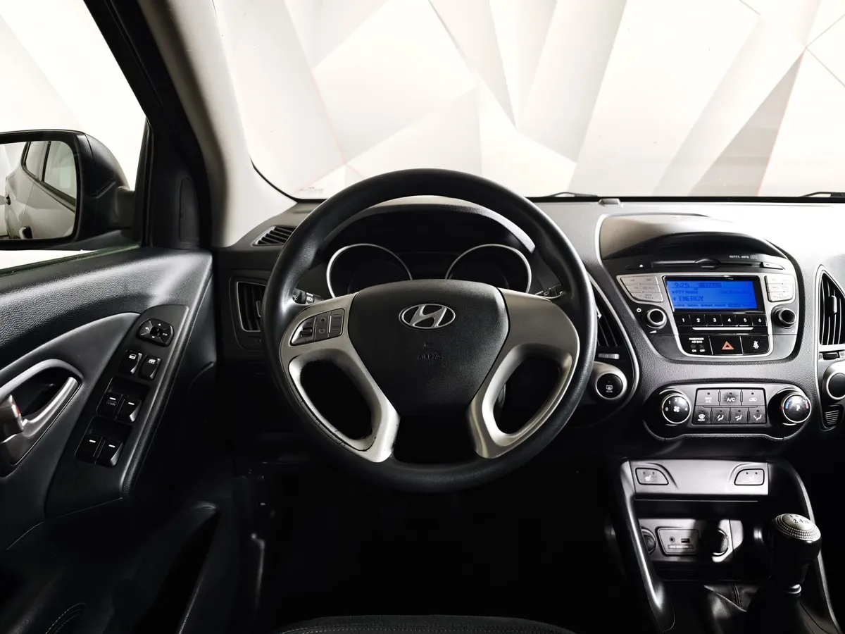 Hyundai ix35 2.0 MT 2WD (150 л.с.) Classic Коричневый в АВИЛОН. Слайд №20