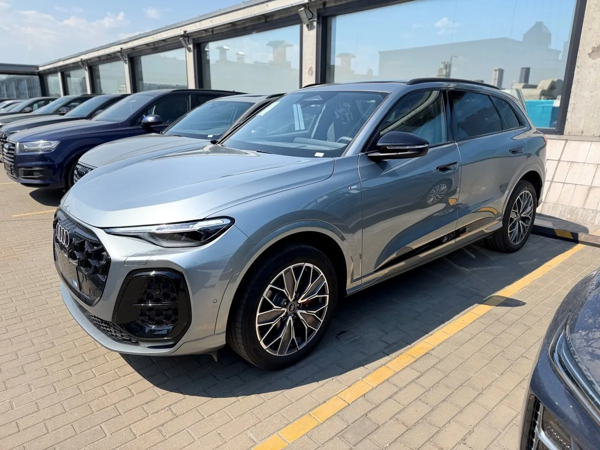 АВИЛОН - Audi Q5 L 2.0 40 TFSI S tronic quattro (204 л.с.) Серебристый - slide 10081546