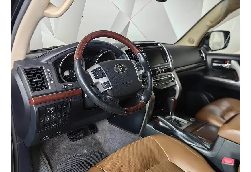 Toyota Land Cruiser 4.5 Twin-Turbo D AT 4WD (5 мест) (235 л.с.) Престиж Черный в АВИЛОН. Слайд №18