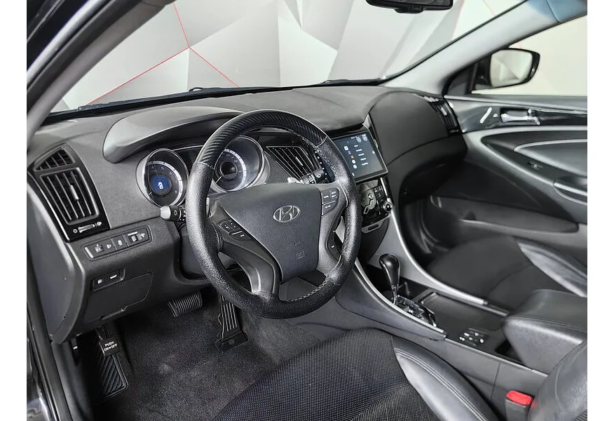 Hyundai Sonata 2.0 MPi AT (150 л.с.) Черный в АВИЛОН. Слайд №18