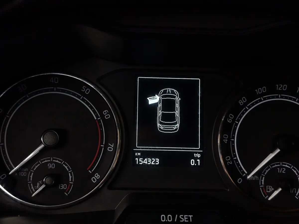 Skoda Rapid 1.6 AT (110 л.с.) Синий в АВИЛОН. Слайд №17