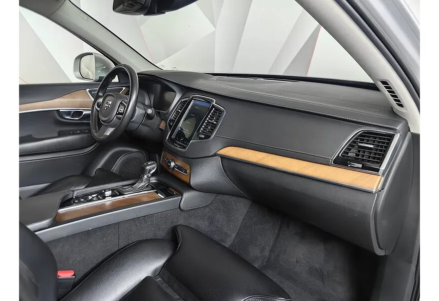 Volvo XC90 2.0 T5 Drive-E AT AWD (5 мест) (249 л.с.) Inscription Серебристый в АВИЛОН. Слайд №13
