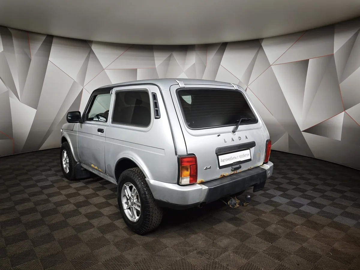 ВАЗ (Lada) 4x4 1.7 MT 8 кл. (83 л.с.) Серебристый в АВИЛОН. Слайд №4