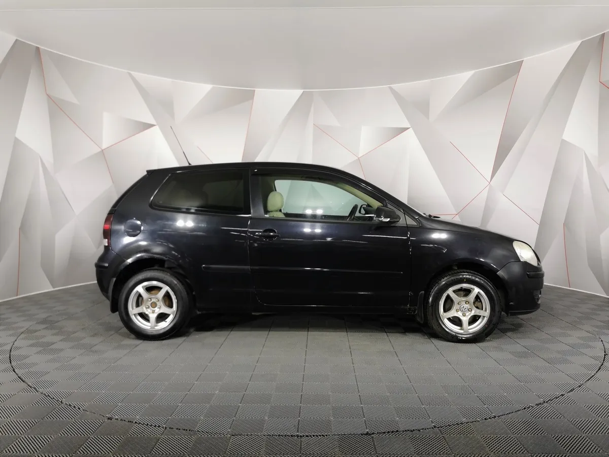 Volkswagen Polo 1.4 AT (75 л.с.) Черный в АВИЛОН. Слайд №6