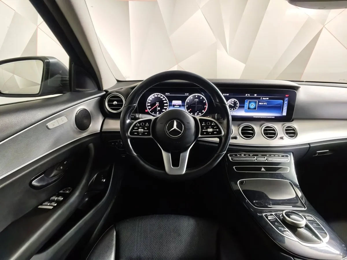 Mercedes-Benz E-Класс E 200 4MATIC 9G-TRONIC (184 л.с.) Premium Серый в АВИЛОН. Слайд №15